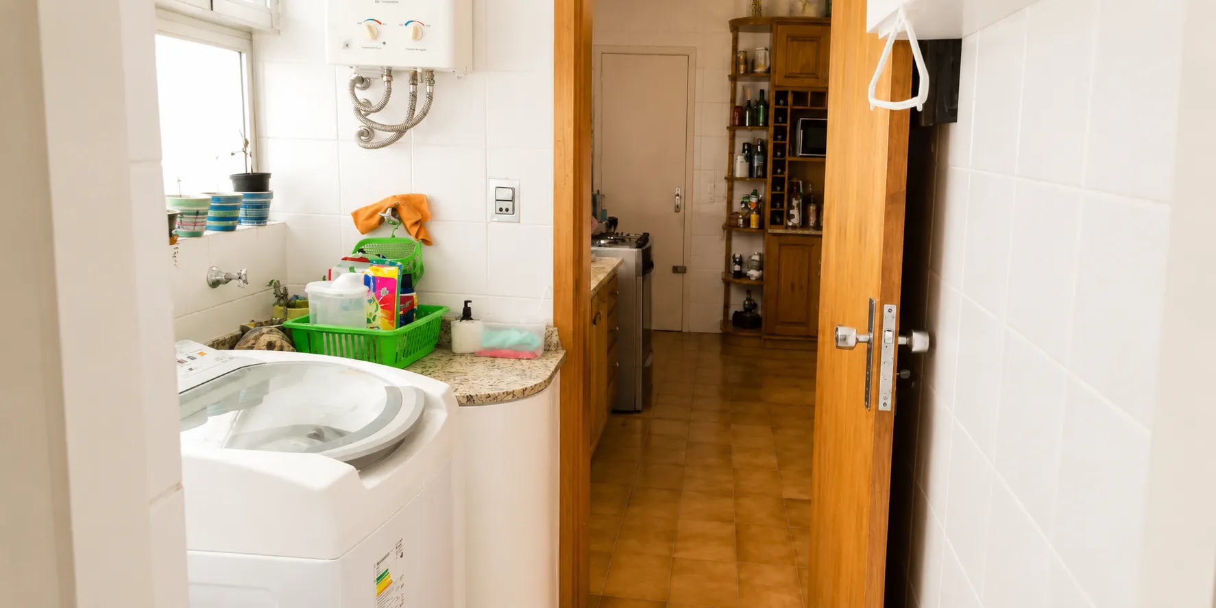 Apartamento à venda no Edifício Solar Blanche, Centro - 116 m², 3 quartos (sendo 1 suíte), lareira, sacada com face leste e vaga coberta. - 11