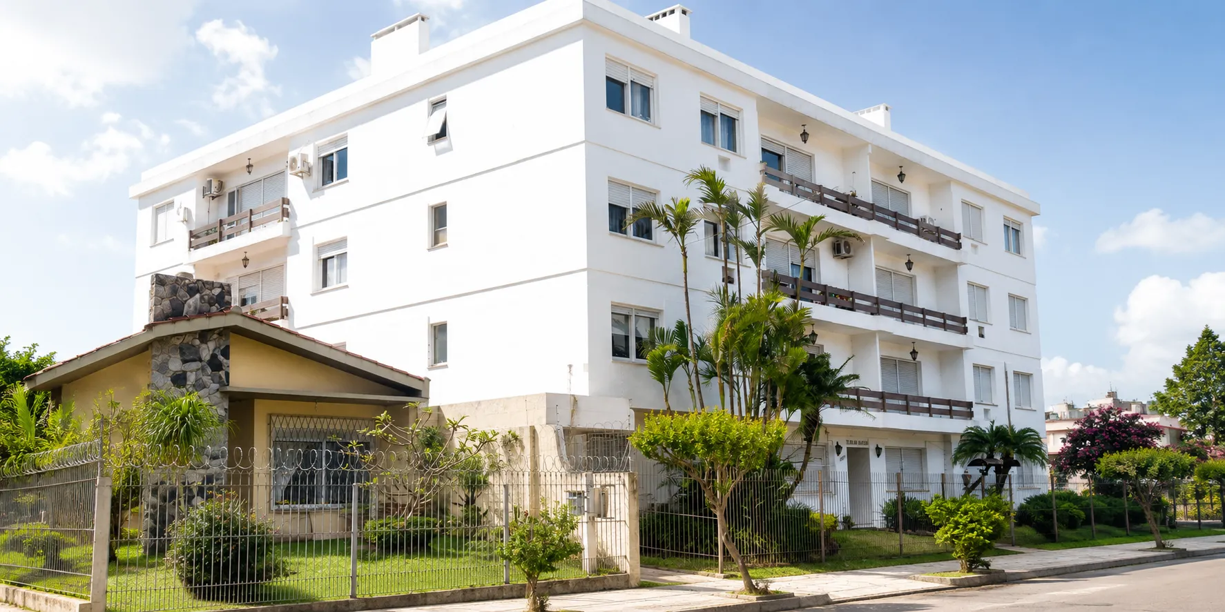 Apartamento à venda no Edifício Solar Blanche, Centro - 116 m², 3 quartos (sendo 1 suíte), lareira, sacada com face leste e vaga coberta. - 20