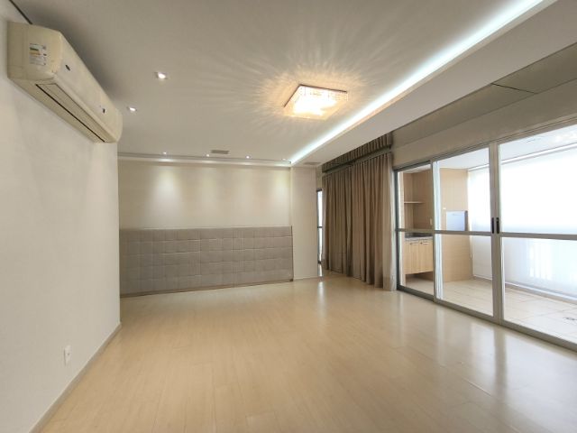 Apartamento 3 quartos e 3 banheiros, para alugar, no bairro Gleba Palhano em Londrina