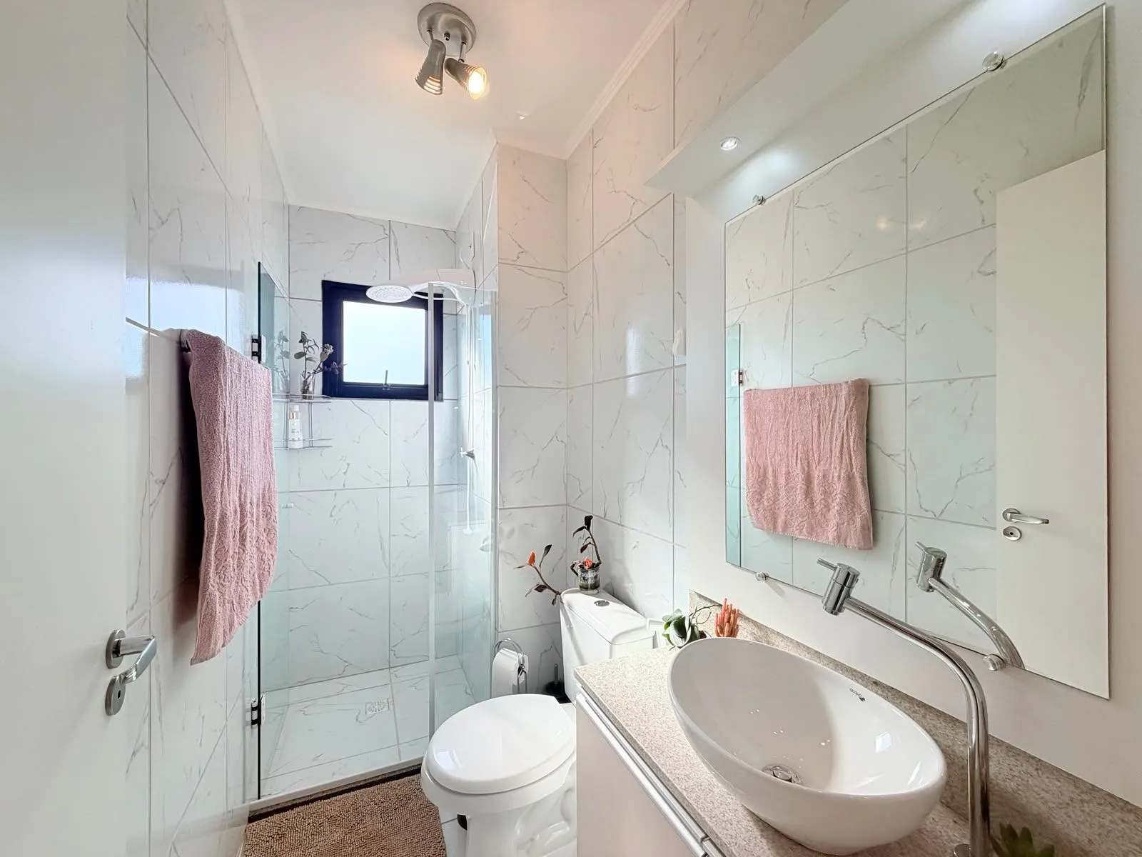 Apartamento à venda no Connect Residencial, Três Vendas - 49 m², 3 quartos (sendo 1 suíte), cozinha planejada, sacada com churrasqueira e face norte. - 8