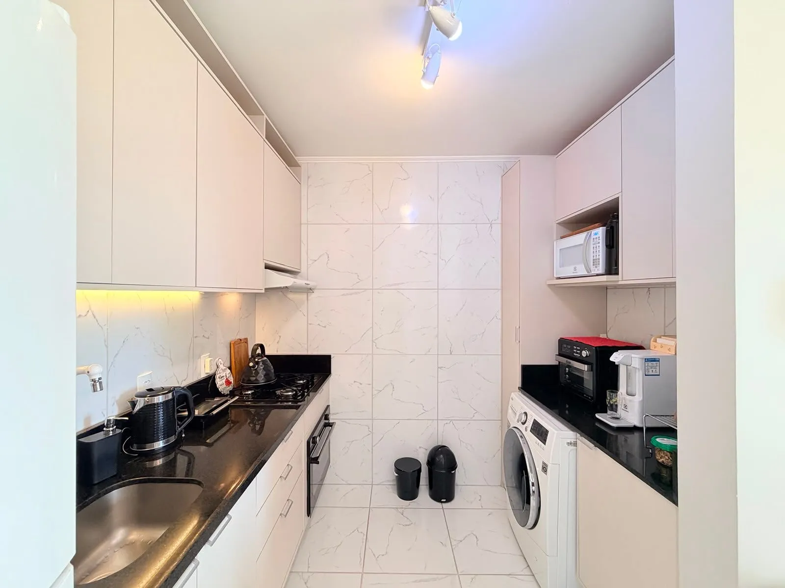 Apartamento à venda no Connect Residencial, Três Vendas - 49 m², 3 quartos (sendo 1 suíte), cozinha planejada, sacada com churrasqueira e face norte. - 6