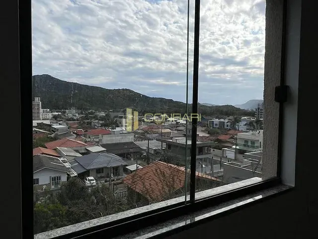 Apartamento 1 quarto e 1 banheiro, à venda, no bairro Pereque em Porto Belo