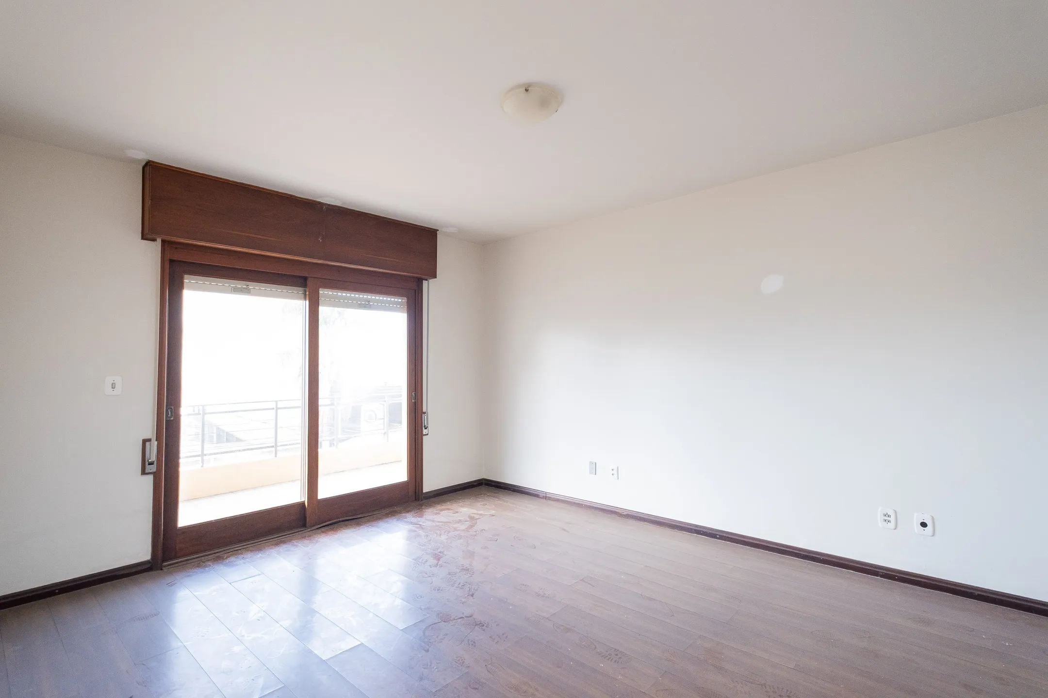 Apartamento à venda no Edifício Senador, Centro - 173 m², 3 quartos sendo (1 suíte com closet), lareira e 2 vagas cobertas. - 14