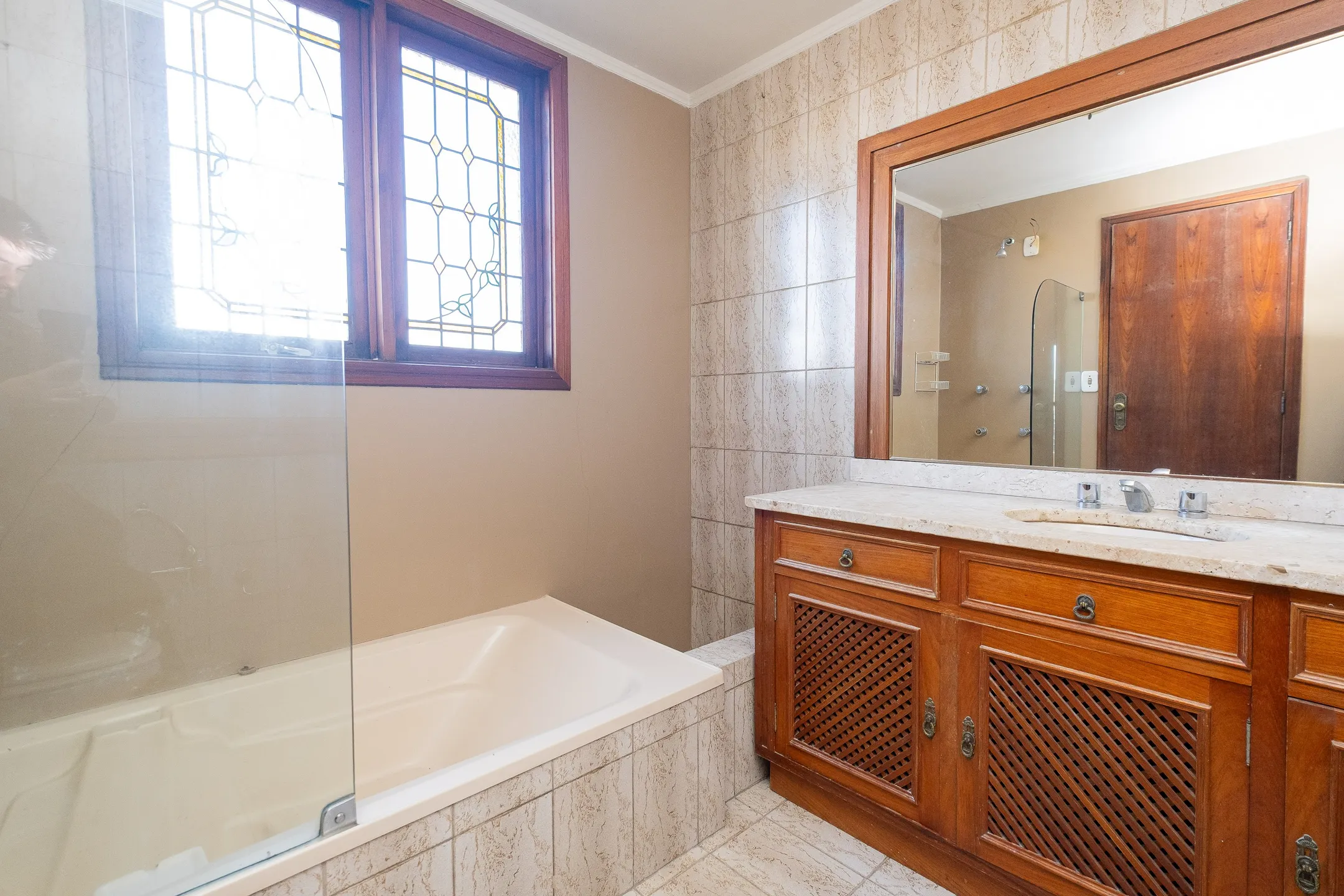 Apartamento à venda no Edifício Senador, Centro - 173 m², 3 quartos sendo (1 suíte com closet), lareira e 2 vagas cobertas. - 16