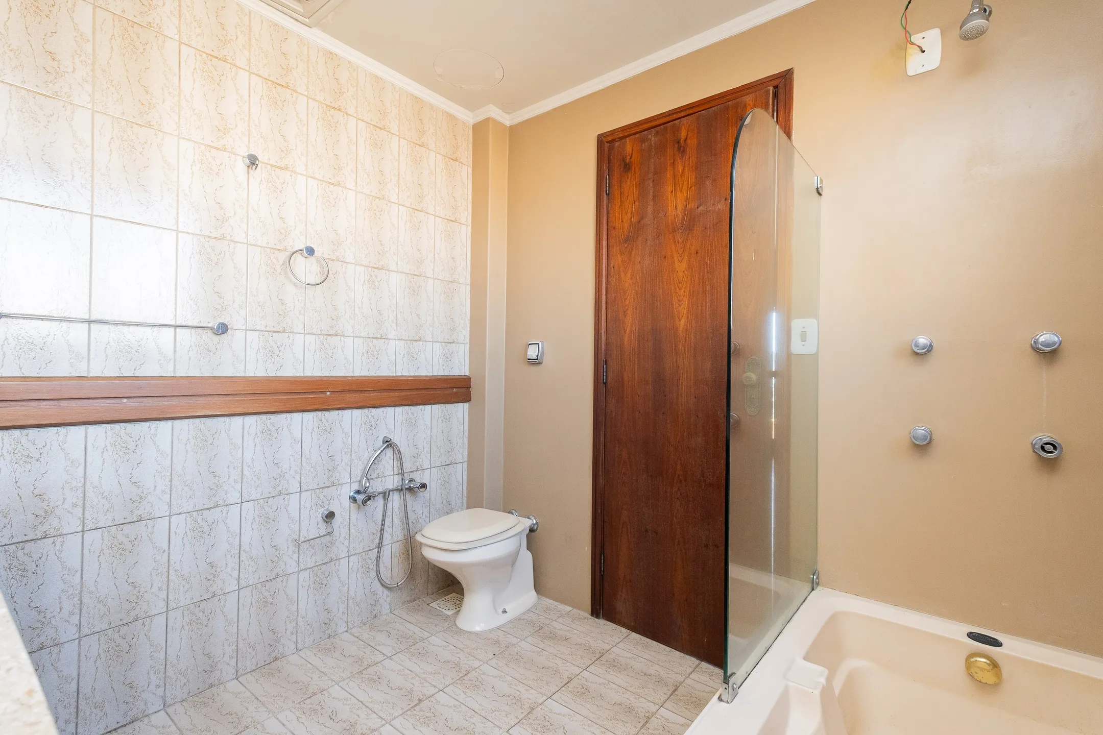 Apartamento à venda no Edifício Senador, Centro - 173 m², 3 quartos sendo (1 suíte com closet), lareira e 2 vagas cobertas. - 17
