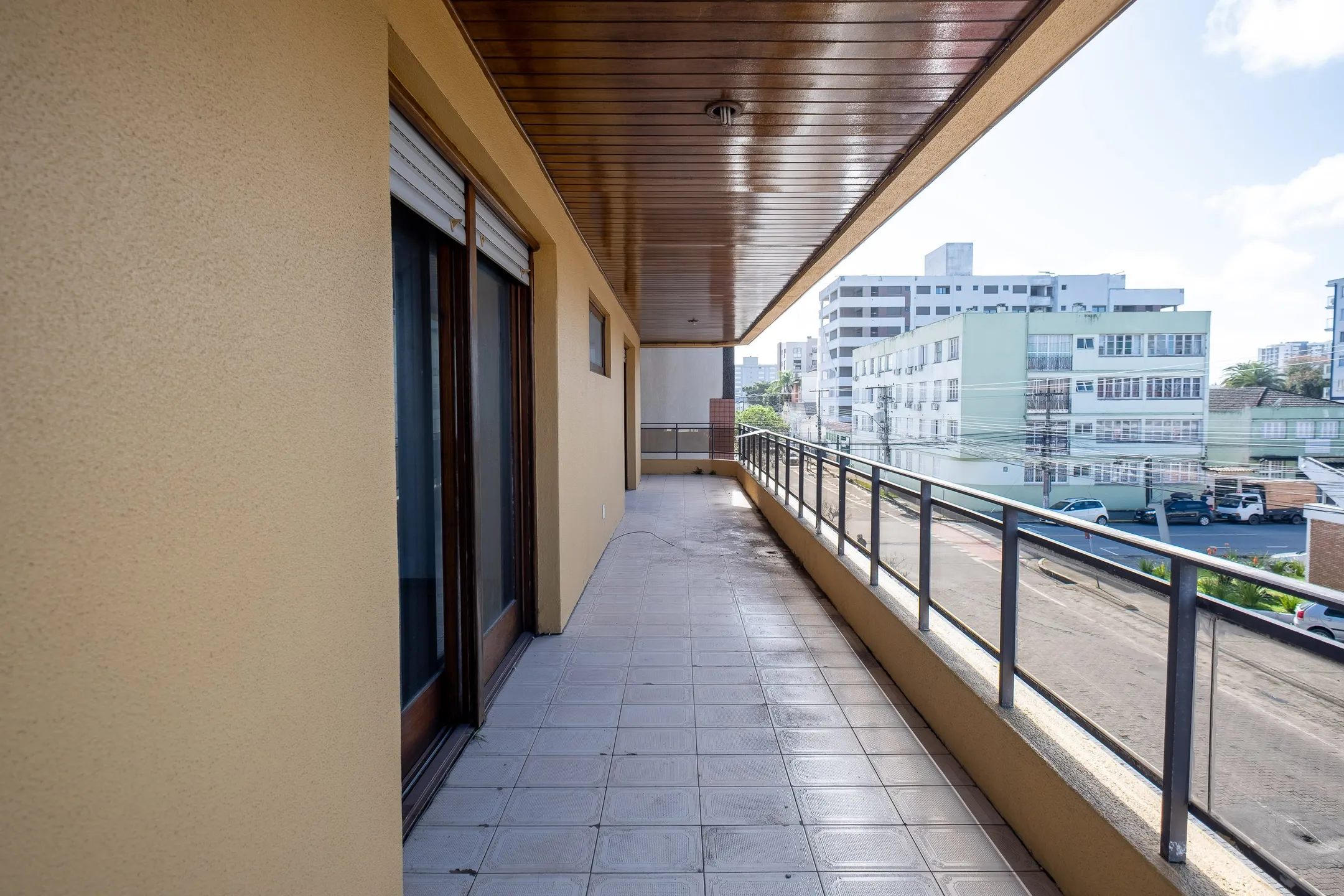 Apartamento à venda no Edifício Senador, Centro - 173 m², 3 quartos sendo (1 suíte com closet), lareira e 2 vagas cobertas. - 19