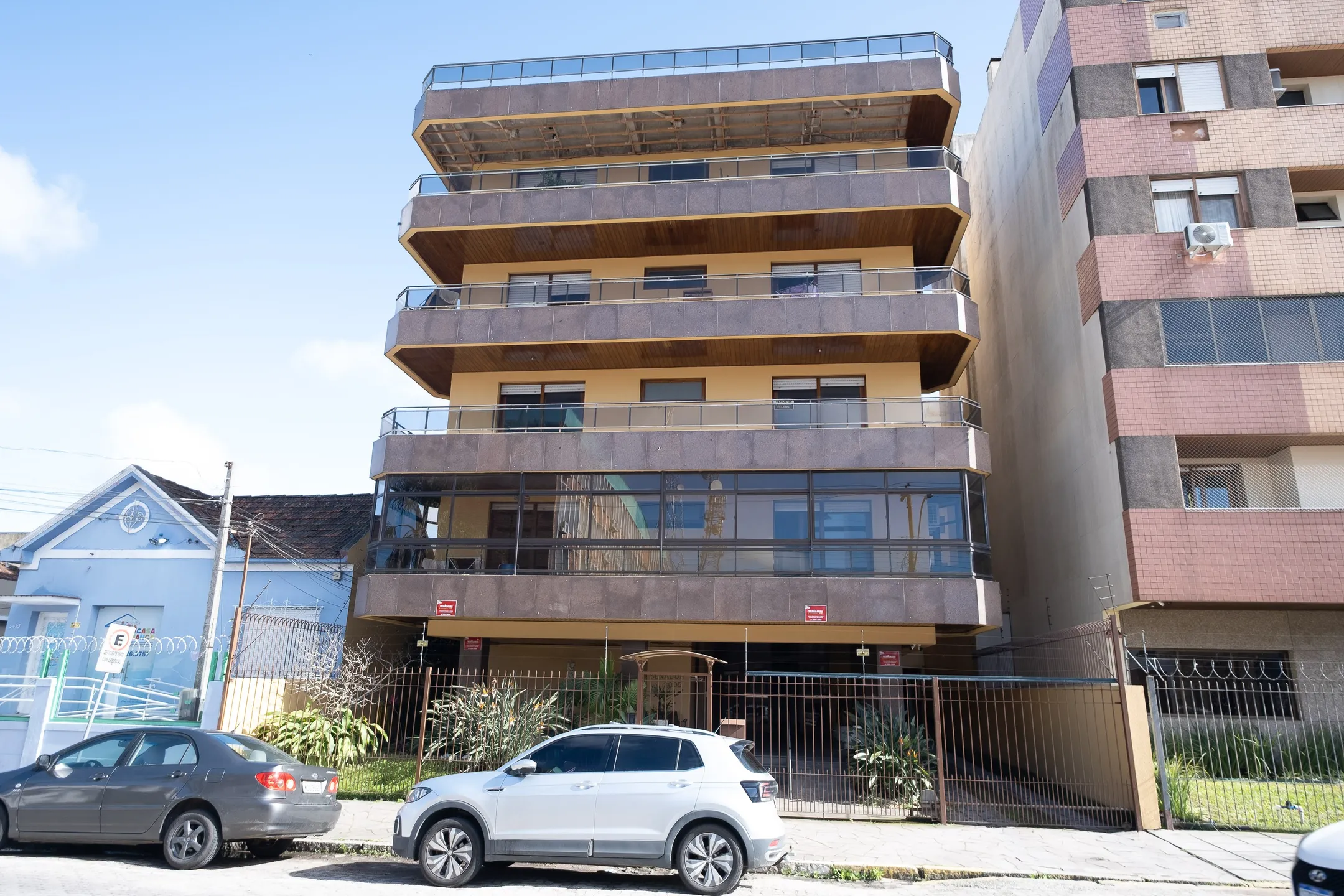 Apartamento à venda no Edifício Senador, Centro - 173 m², 3 quartos sendo (1 suíte com closet), lareira e 2 vagas cobertas. - 20