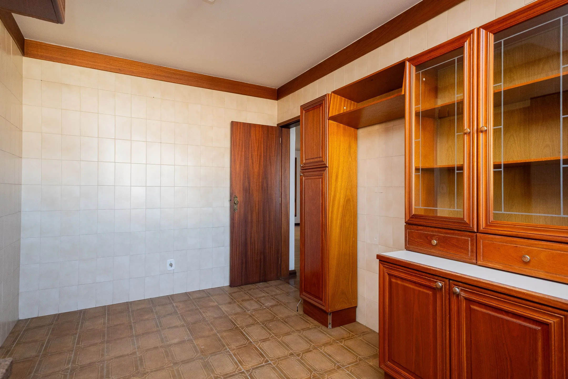 Apartamento à venda no Edifício Senador, Centro - 173 m², 3 quartos sendo (1 suíte com closet), lareira e 2 vagas cobertas. - 6
