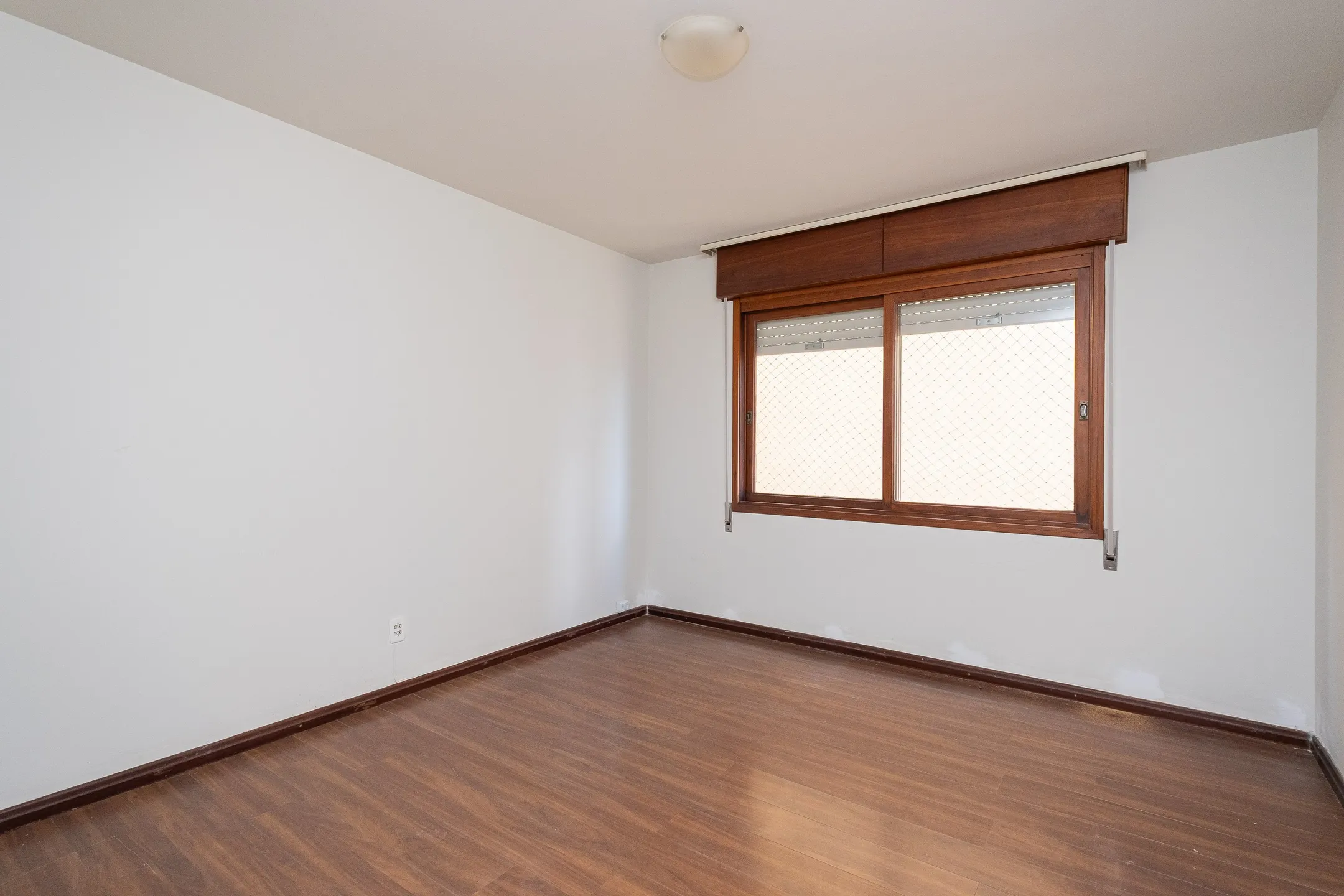 Apartamento à venda no Edifício Senador, Centro - 173 m², 3 quartos sendo (1 suíte com closet), lareira e 2 vagas cobertas. - 9