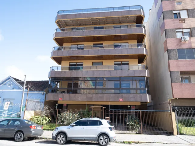 Apartamento com 193m² 3 quartos e 4 banheiros, à venda, no bairro Centro em Pelotas