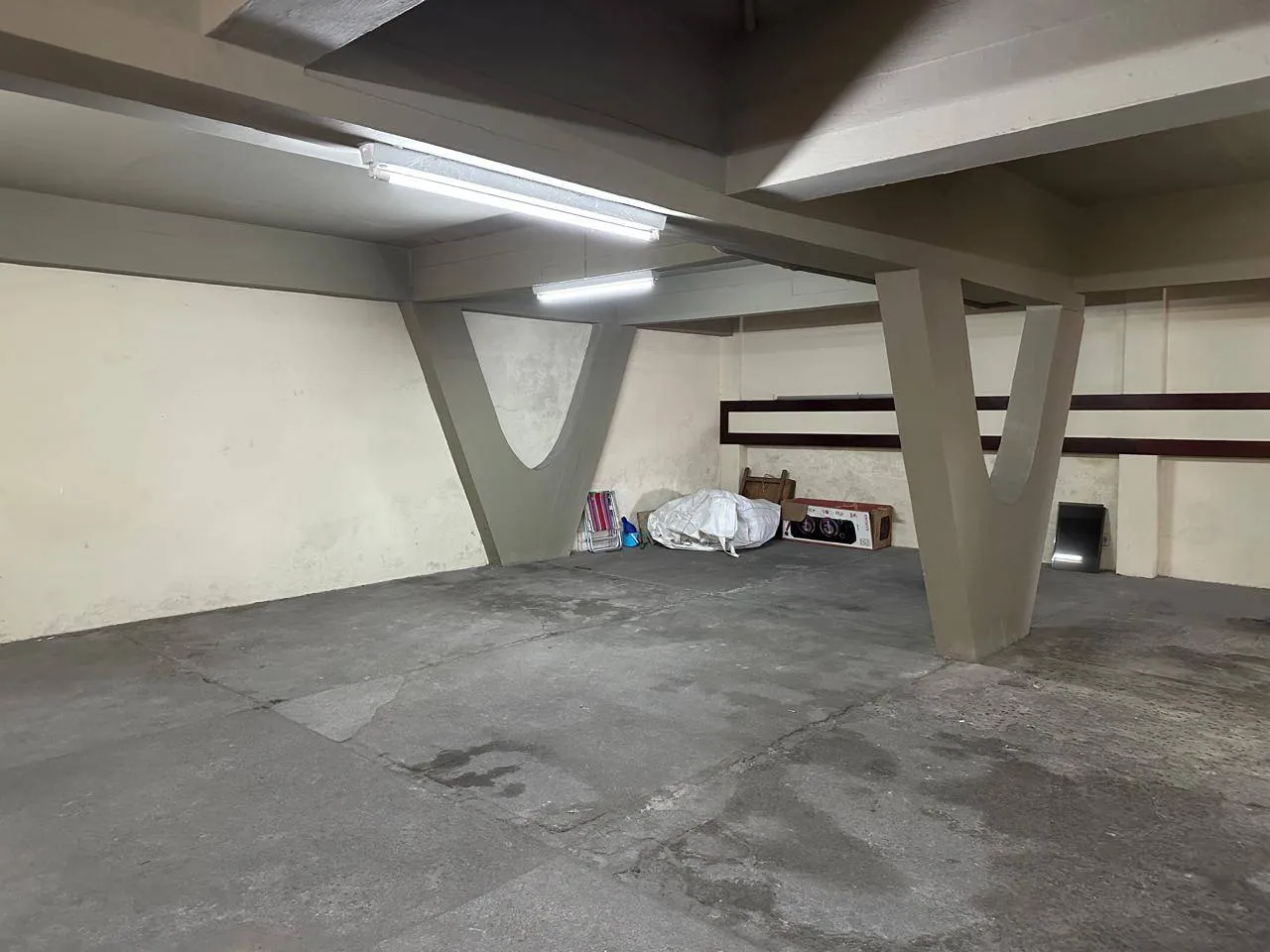 Apartamento à venda no Edifício Senador, Centro - 173 m², 3 quartos sendo (1 suíte com closet), lareira e 2 vagas cobertas. - 25