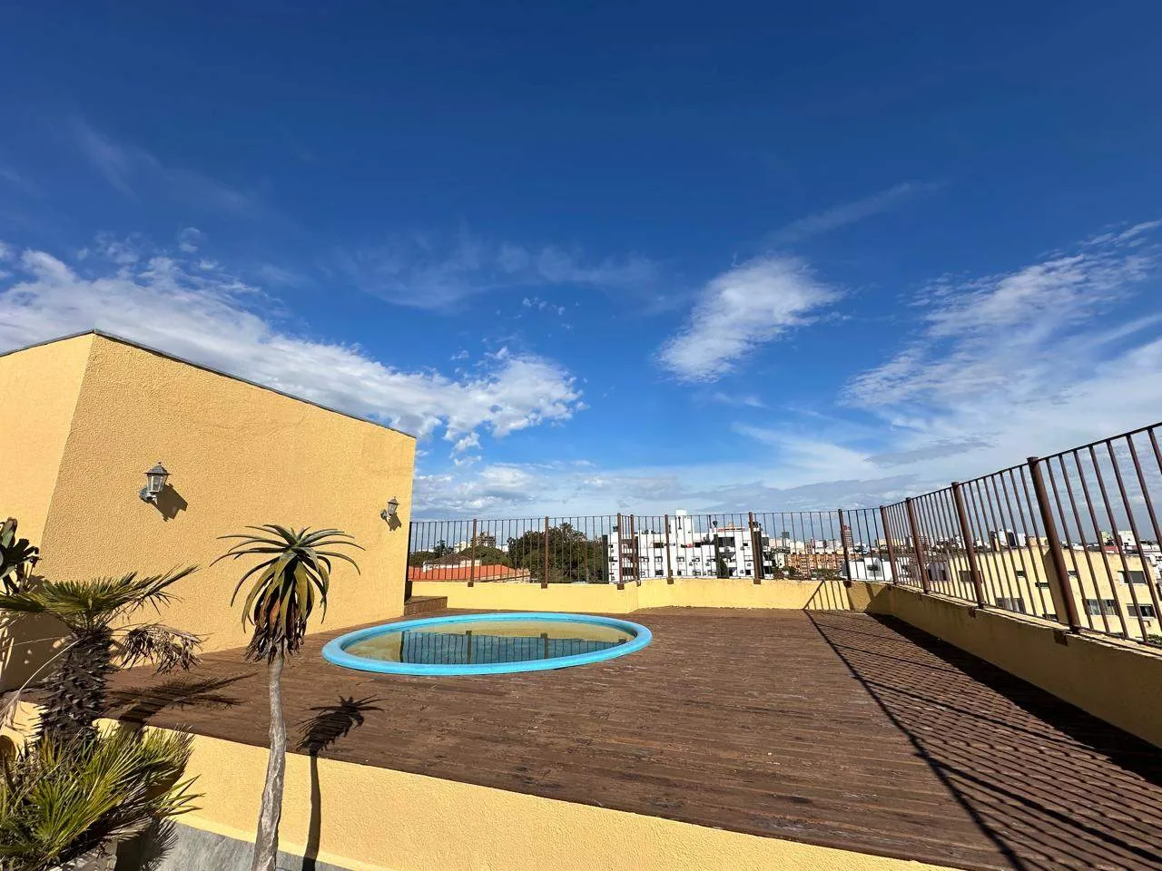 Apartamento à venda no Edifício Senador, Centro - 173 m², 3 quartos sendo (1 suíte com closet), lareira e 2 vagas cobertas. - 21