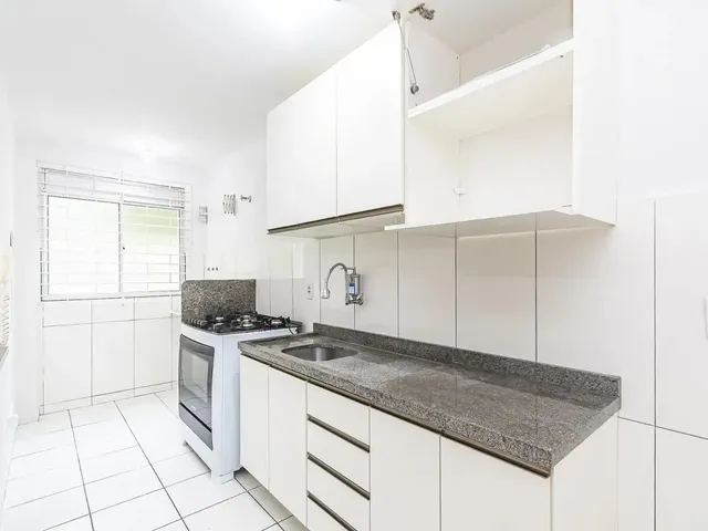 Apartamento 2 quartos e 1 banheiro, para alugar, no bairro Campo Comprido em Curitiba
