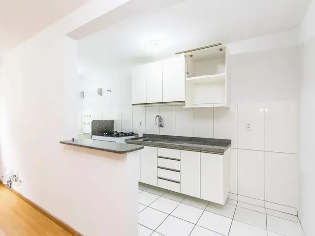 Apartamento 2 quartos e 1 banheiro, para alugar, no bairro Campo Comprido em Curitiba
