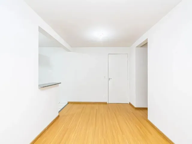 Apartamento 2 quartos e 1 banheiro, para alugar, no bairro Campo Comprido em Curitiba