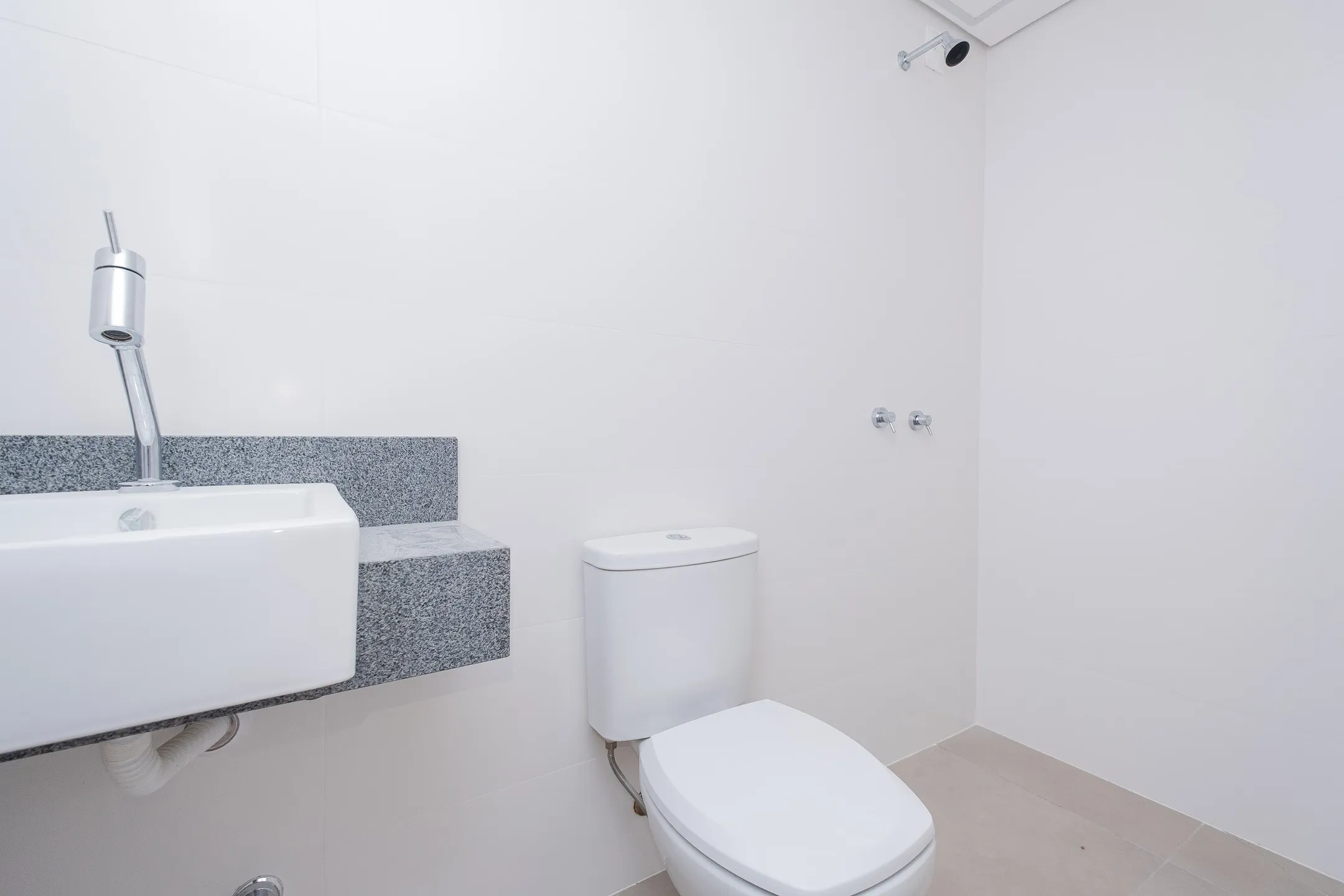Apartamento à venda no Smart Connection, Areal - 62 m², 2 quartos (sendo 1 suíte), andar alto, sacada com churrasqueira e 2 vagas. - 9