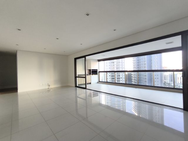 Apartamento com 264m² 3 quartos e 5 banheiros, para alugar, no bairro Gleba Fazenda Palhano em Londrina