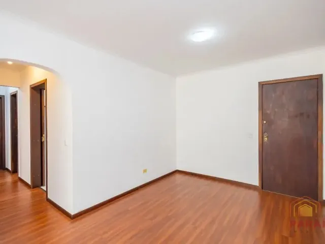 Apartamento 3 quartos e 2 banheiros, para alugar, no bairro Portão em Curitiba