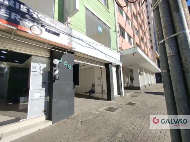 Apartamento 3 quartos e 1 banheiro, para alugar, no bairro Centro em Curitiba