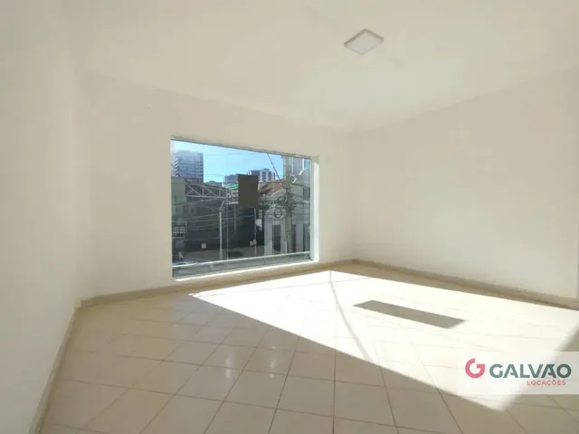 Apartamento 3 quartos e 1 banheiro, para alugar, no bairro Centro em Curitiba