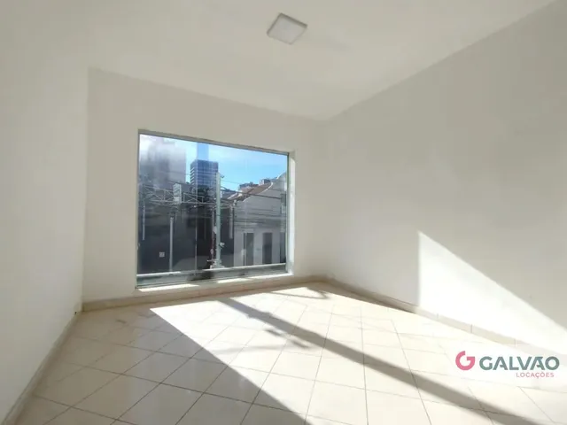 Apartamento 3 quartos e 1 banheiro, para alugar, no bairro Centro em Curitiba