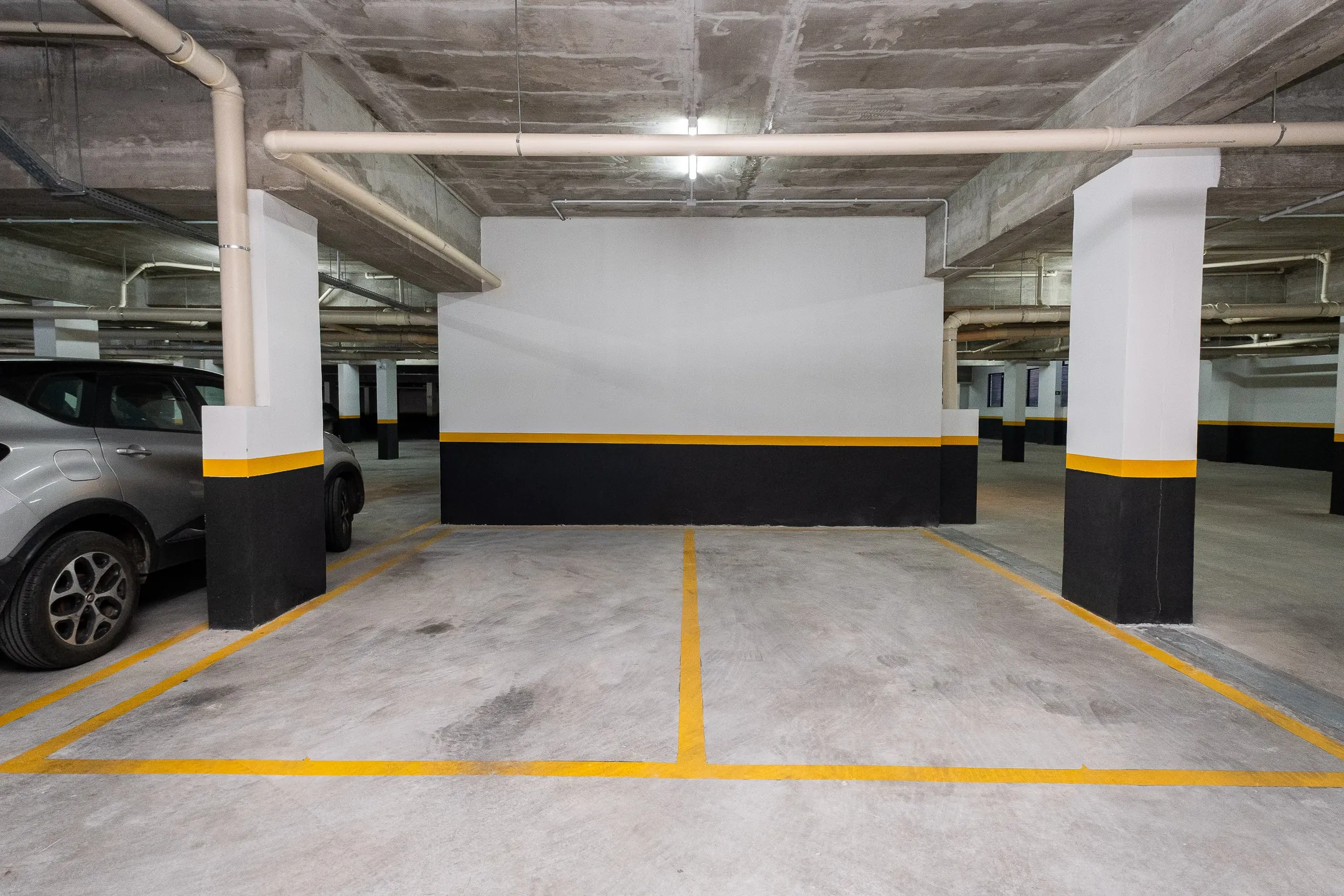 Apartamento garden à venda no Amália, Três Vendas - 75 m², 3 quartos (sendo 1 suíte), sol da manhã, churrasqueira e 2 vagas cobertas. - 17