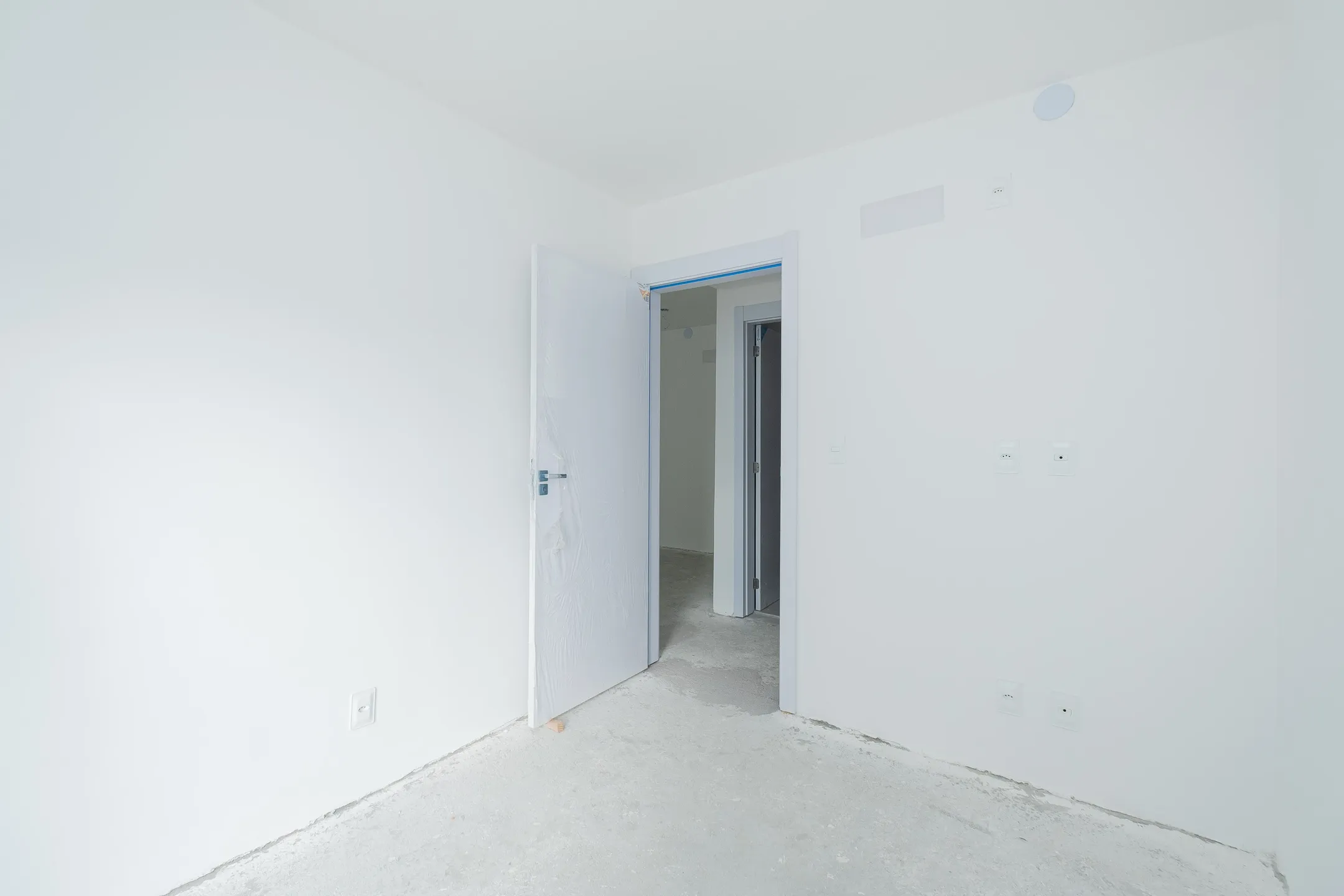 Apartamento garden à venda no Amália, Três Vendas - 75 m², 3 quartos (sendo 1 suíte), sol da manhã, churrasqueira e 2 vagas cobertas. - 6