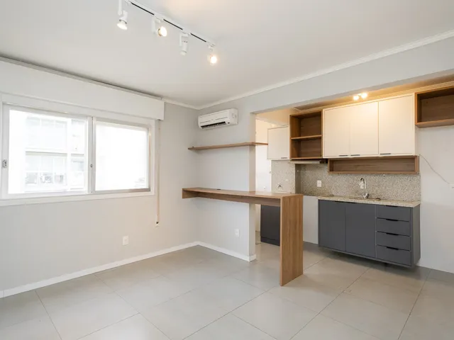Apartamento 2 quartos e 1 banheiro, para alugar, no bairro Centro em Pelotas