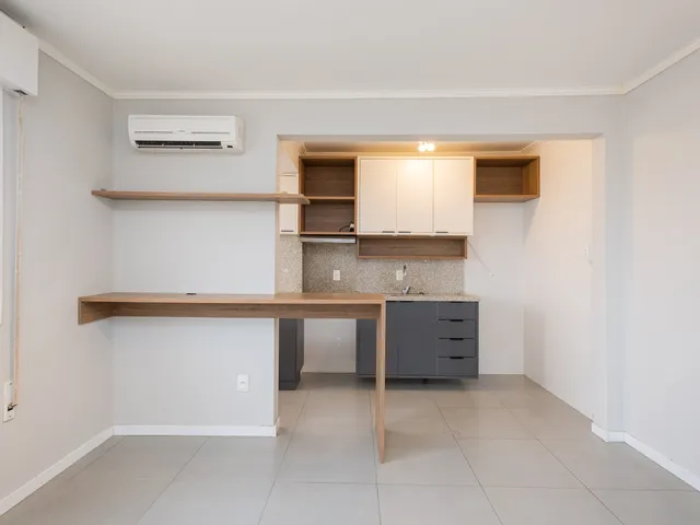 Apartamento 2 quartos e 1 banheiro, para alugar, no bairro Centro em Pelotas