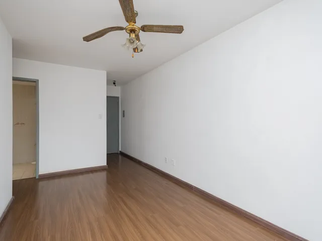Apartamento 1 quarto e 1 banheiro, para alugar, no bairro Centro em Pelotas