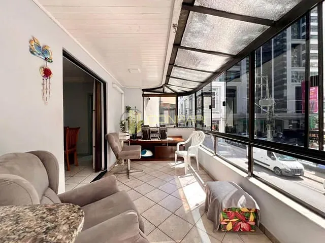 Apartamento 3 quartos e 2 banheiros, para alugar, no bairro Meia Praia em Itapema