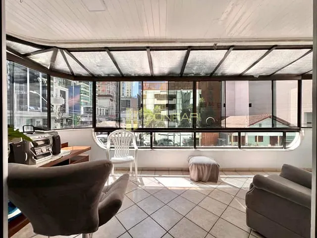 Apartamento 3 quartos e 2 banheiros, para alugar, no bairro Meia Praia em Itapema