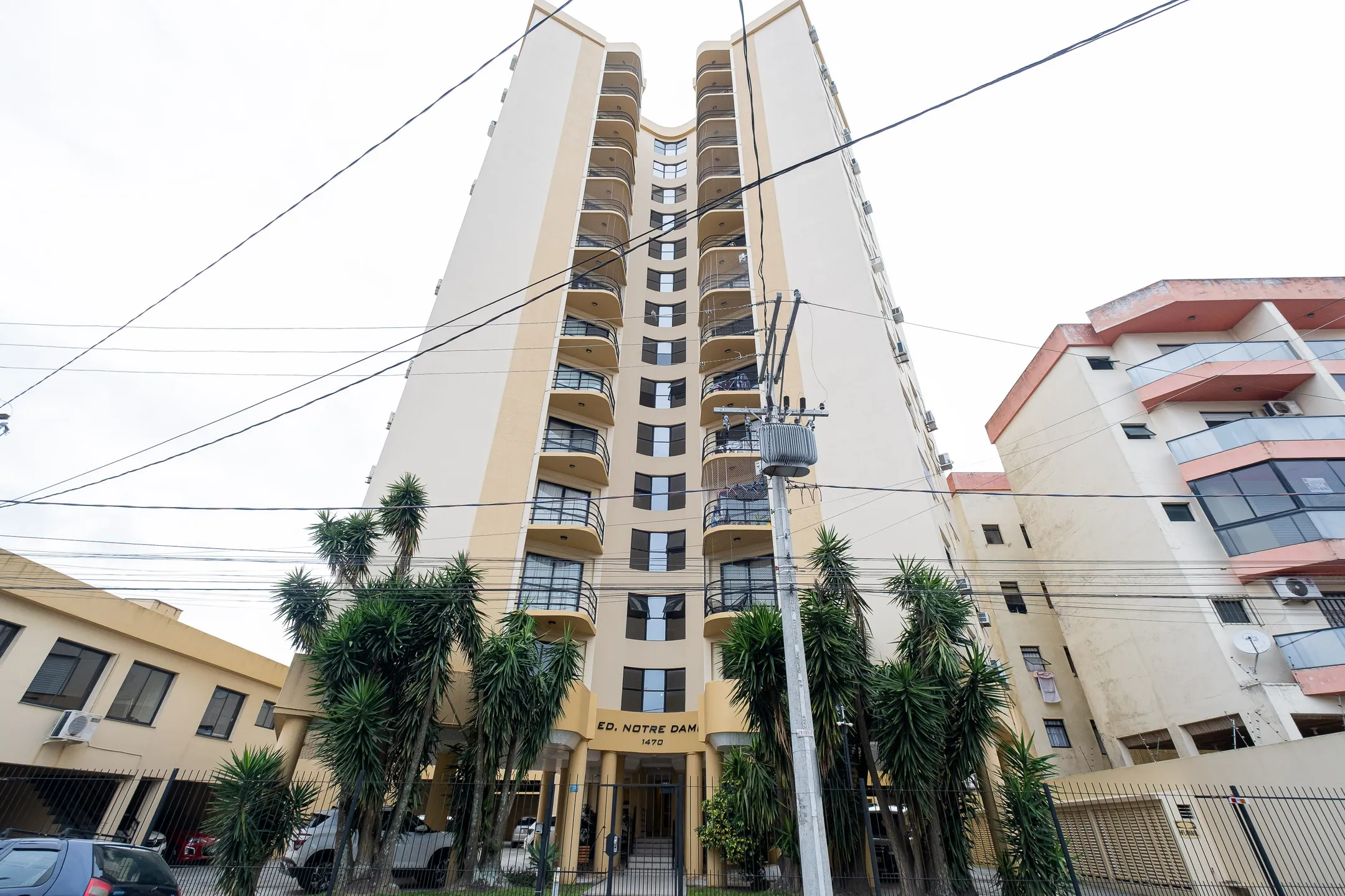 Apartamento para locação no Residencial Notre Dame com 2 quartos, vaga de garagem, ambientes aconchegantes e excelente localização.