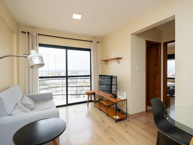 Apartamento 2 quartos e 1 banheiro, para alugar, no bairro Centro em Pelotas
