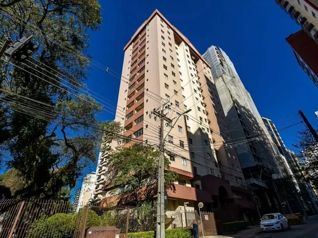 Apartamento 2 quartos e 1 banheiro, para alugar, no bairro Água Verde em Curitiba