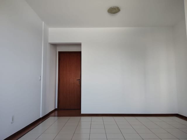 Apartamento com 103m² 3 quartos e 1 banheiro, para alugar, no bairro Bela Suiça em Londrina
