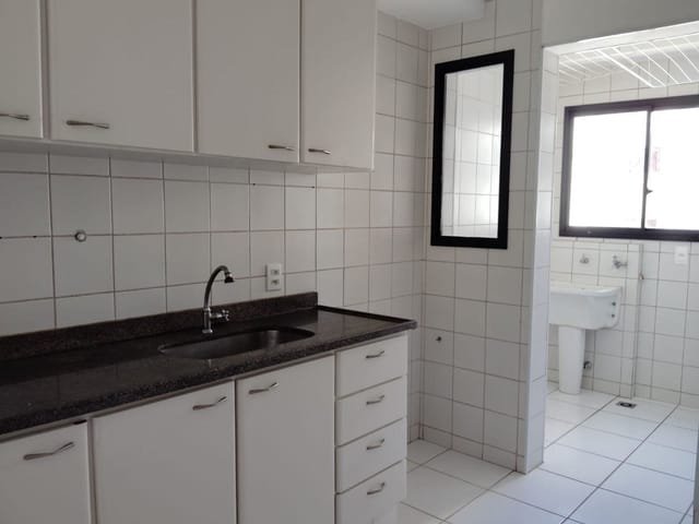 Apartamento com 103m² 3 quartos e 1 banheiro, para alugar, no bairro Bela Suiça em Londrina
