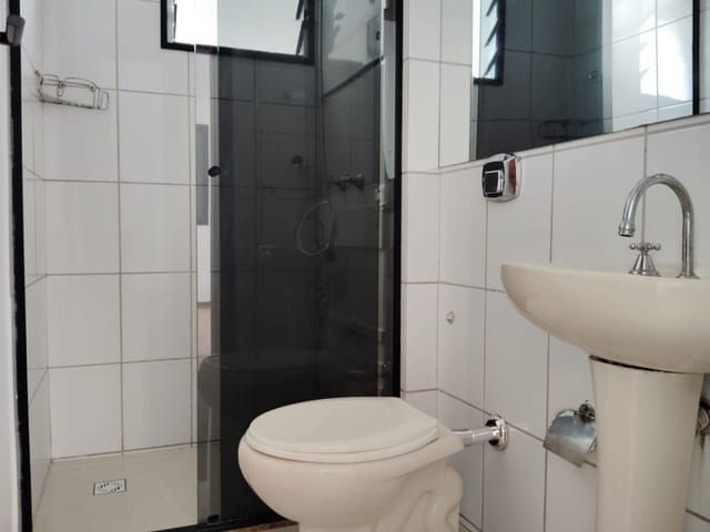 Apartamento com 103m² 3 quartos e 1 banheiro, para alugar, no bairro Bela Suiça em Londrina