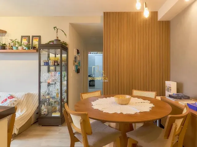 Apartamento 2 quartos e 2 banheiros, à venda, no bairro Campo Comprido em Curitiba