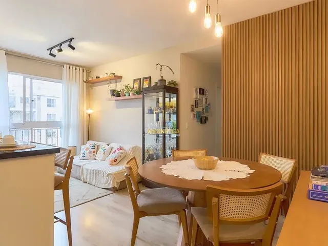 Apartamento 2 quartos e 2 banheiros, à venda, no bairro Campo Comprido em Curitiba