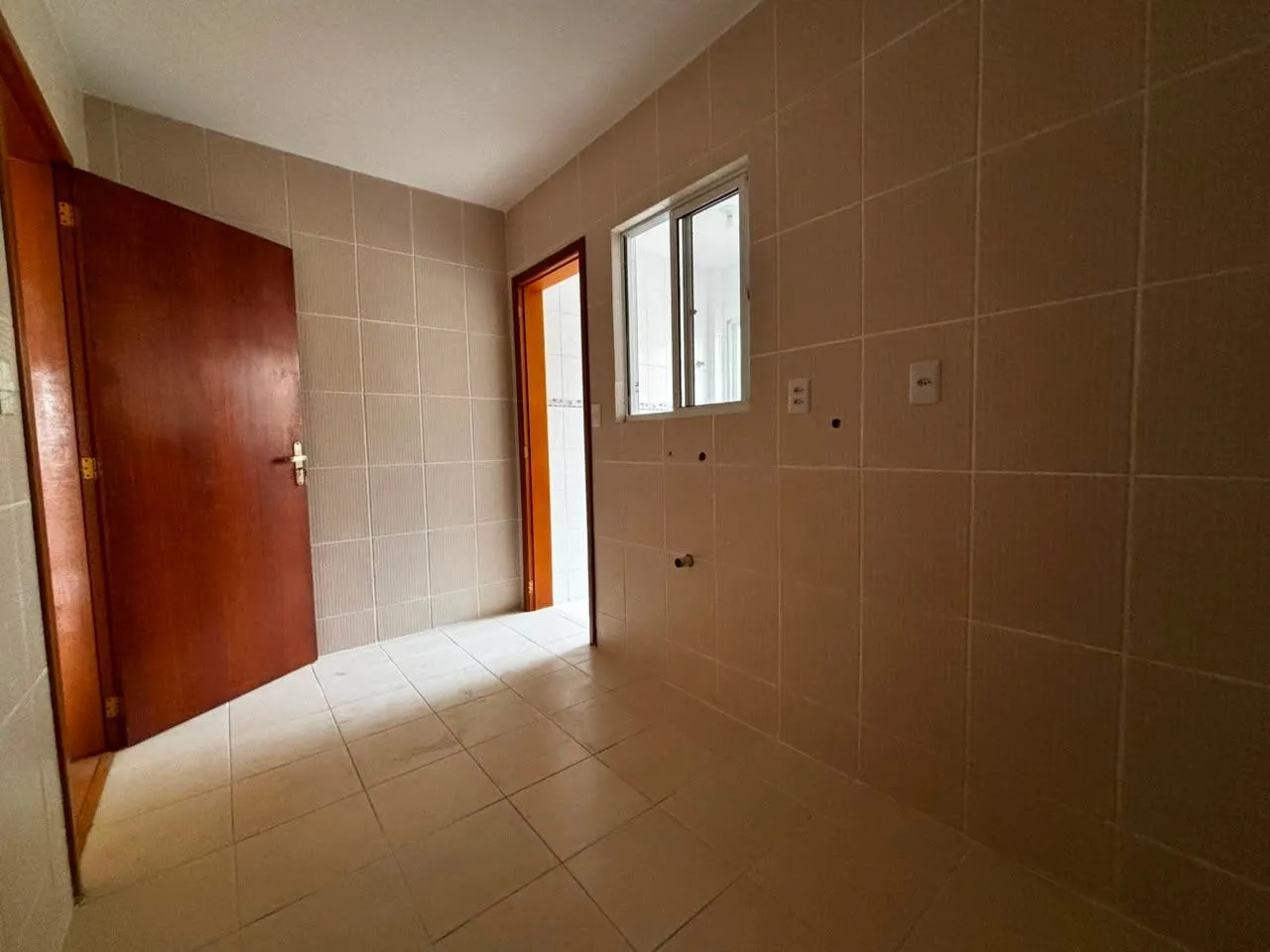 Apartamento à venda no Ary Signorini, Centro - 123 m², 3 quartos (sendo 1 suíte), sacada com sol da tarde e condomínio com elevador. - 6