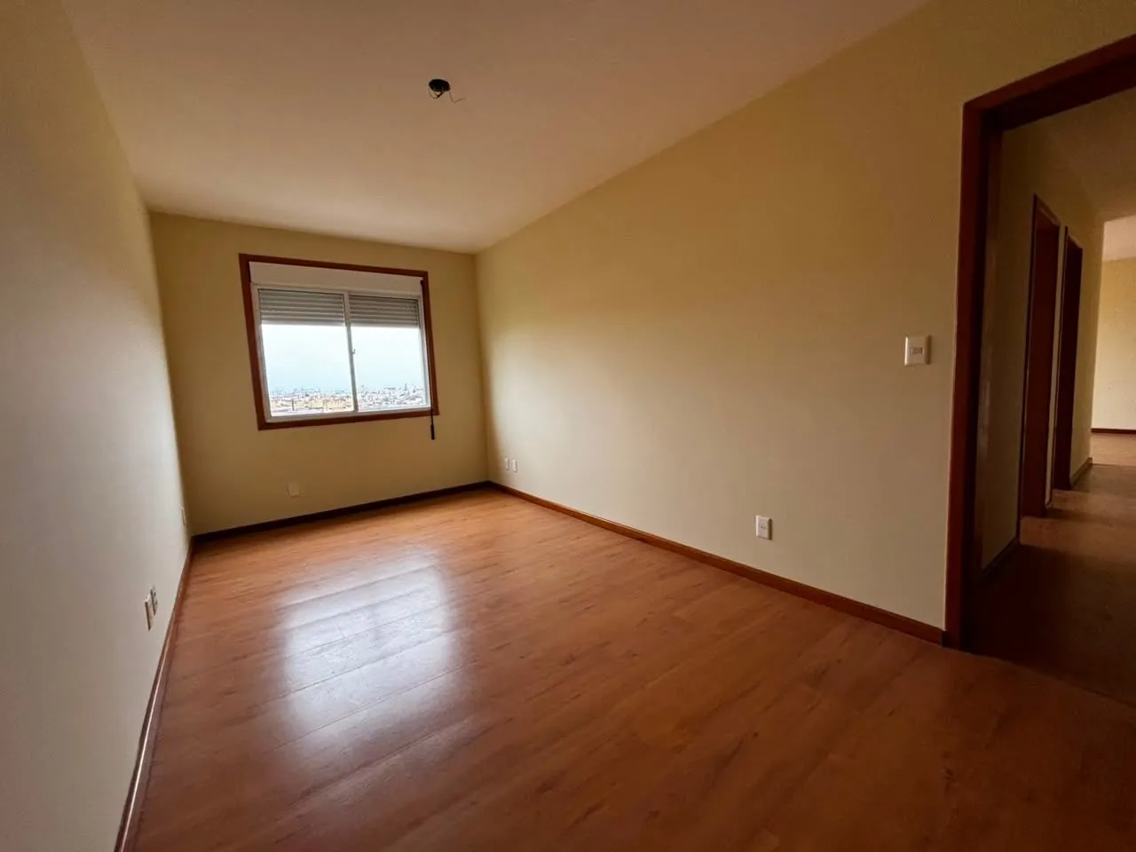 Apartamento à venda no Ary Signorini, Centro - 123 m², 3 quartos (sendo 1 suíte), sacada com sol da tarde e condomínio com elevador. - 11