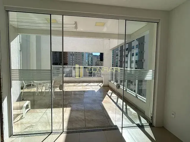 Apartamento 2 quartos e 2 banheiros, à venda, no bairro Centro em Itapema