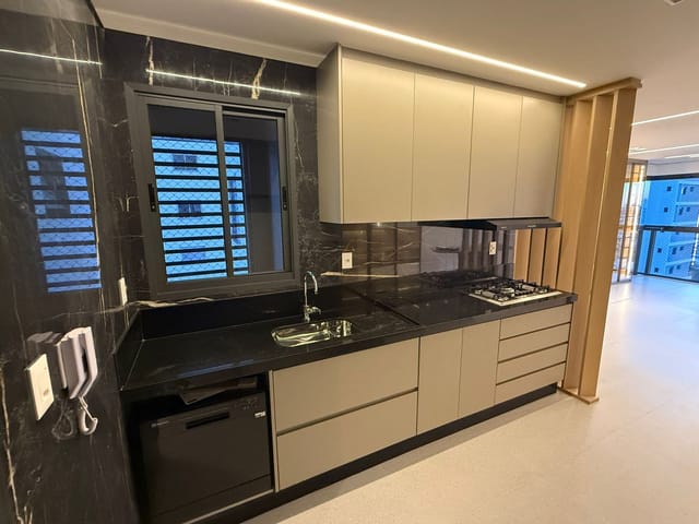 Apartamento 3 quartos e 4 banheiros, para alugar, no bairro Gleba Fazenda Palhano em Londrina