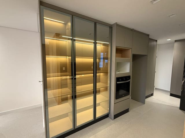 Apartamento 3 quartos e 4 banheiros, para alugar, no bairro Gleba Fazenda Palhano em Londrina
