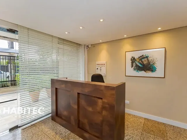 Apartamento 2 quartos e 1 banheiro, para alugar, no bairro Cristo Rei em Curitiba