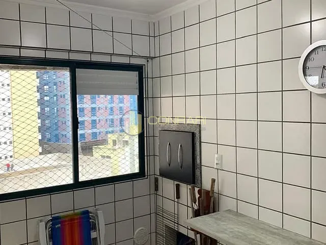 Apartamento 2 quartos e 2 banheiros, para alugar, no bairro Centro em Itapema