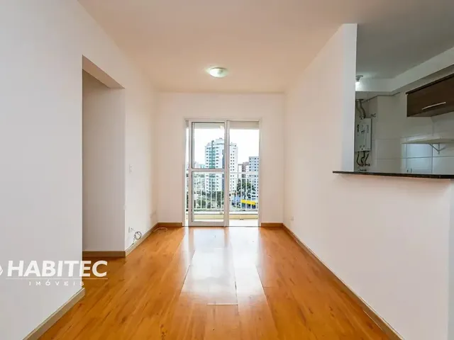Apartamento 2 quartos e 1 banheiro, para alugar, no bairro Capão Raso em Curitiba