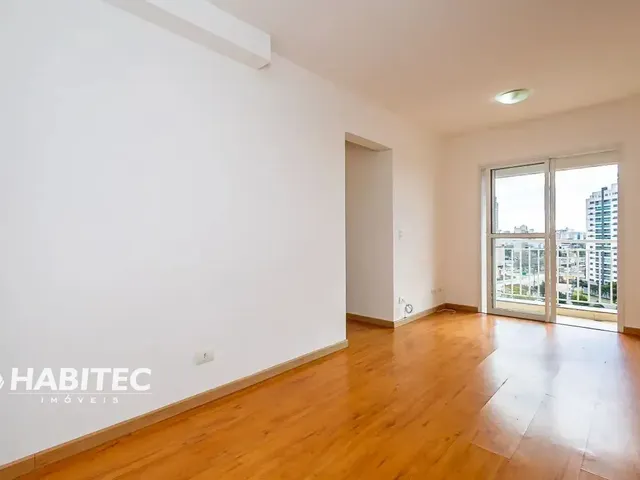Apartamento 2 quartos e 1 banheiro, para alugar, no bairro Capão Raso em Curitiba