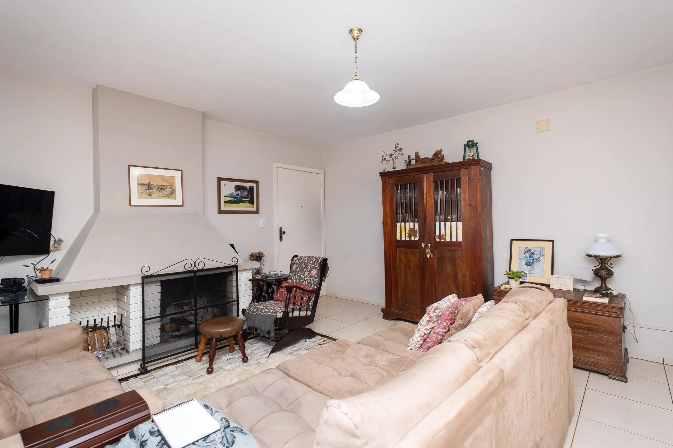 Apartamento à venda na Av. Dom Joaquim, Zona Norte - 113 m², 3 quartos, lareira e orientação norte/oeste.